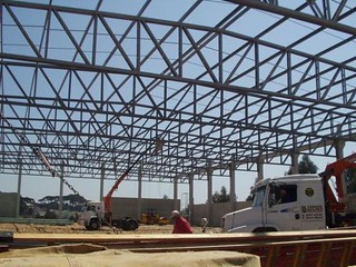 Construção em estrutura metálica preço